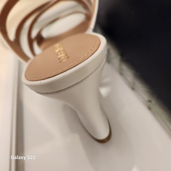 Cole Haan Size 8.5 Alyse Heeled White 3" Sandals. NIB. Size 8 - Picture 4 of 11